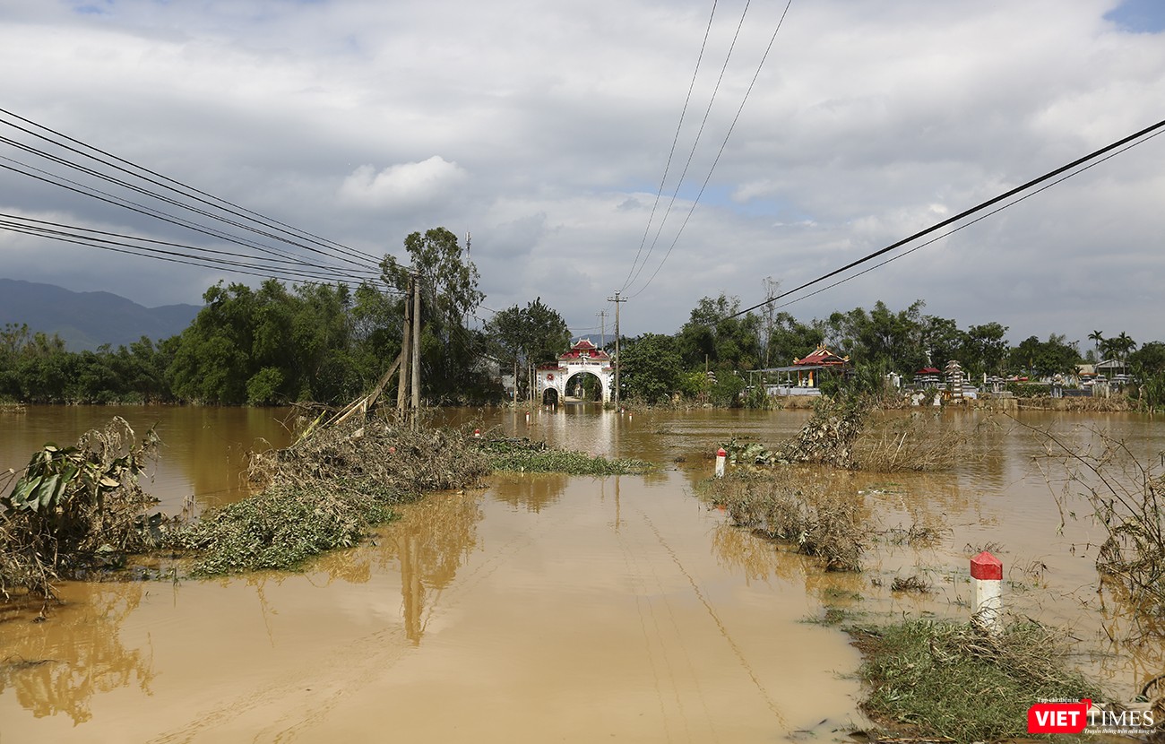 Làng văn hoá Phúc Khương bị chia cắt