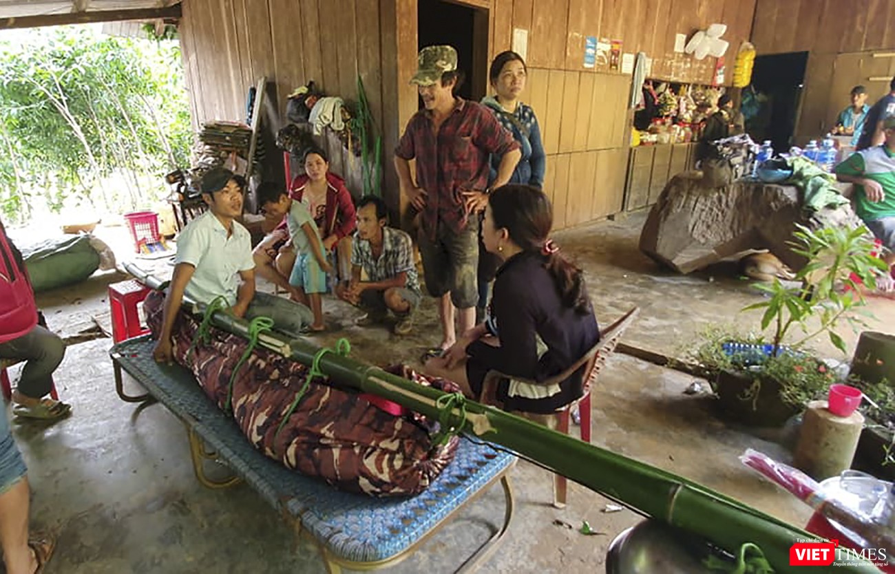 Những nạn nhân xấu số được chuyển về nhà để ma chay