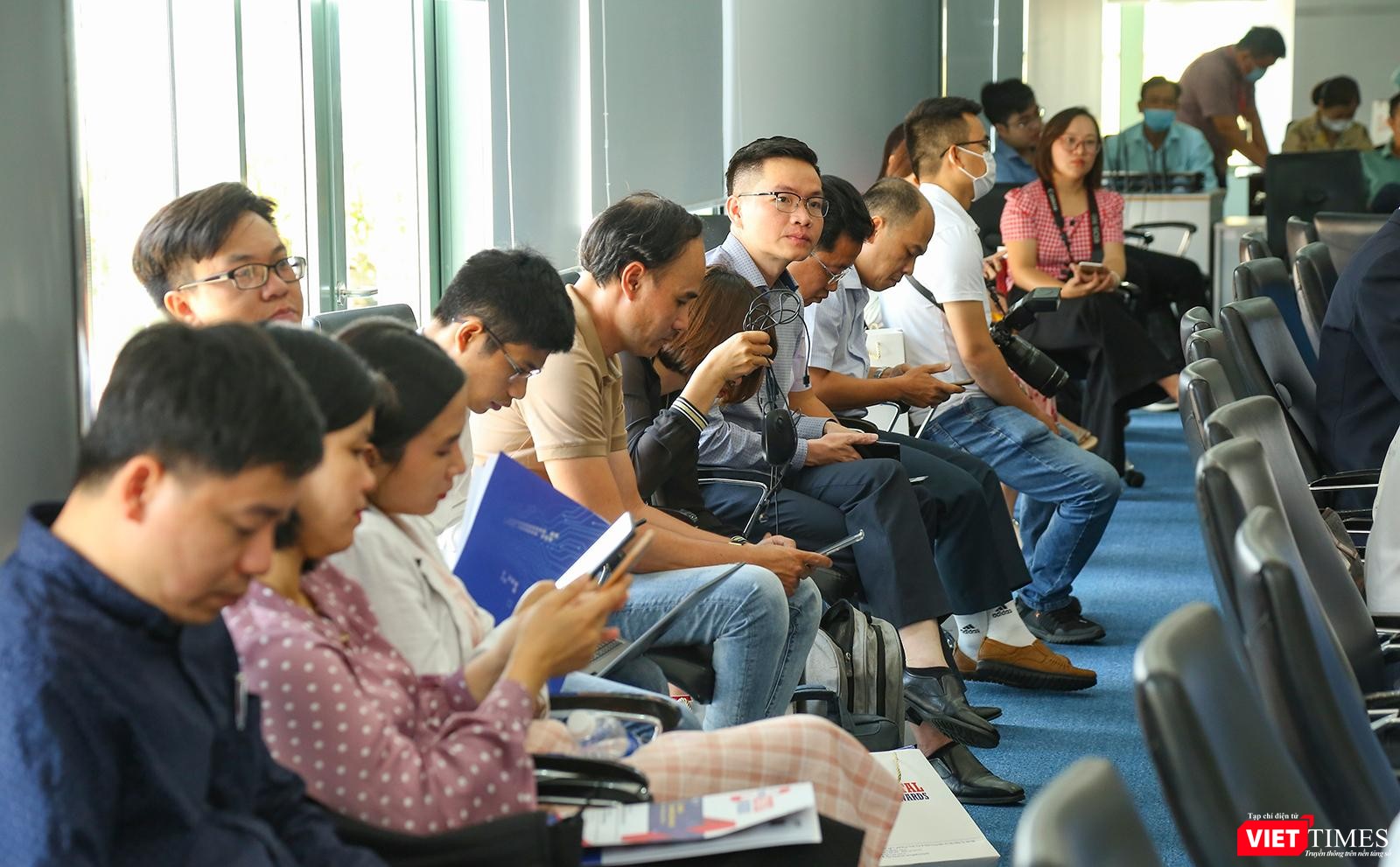 Sự kiện Họp báo Phát động Giải thưởng Chuyển đổi số Việt Nam năm 2021 thu hút sự quan tâm của đông đảo báo giới