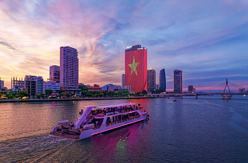 du lịch da nang le quoc khanh 2.png