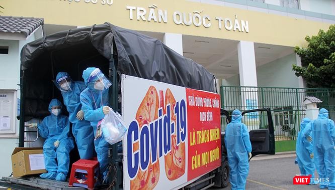 TP.HCM đã liên tục phải giãn cách xã hội trong nhiều tháng và trưng dụng các trường học vào nhiệm vụ test kiểm tra virus lẫn thành lập các điểm thu dung bệnh nhân Covid-19 trên địa bàn