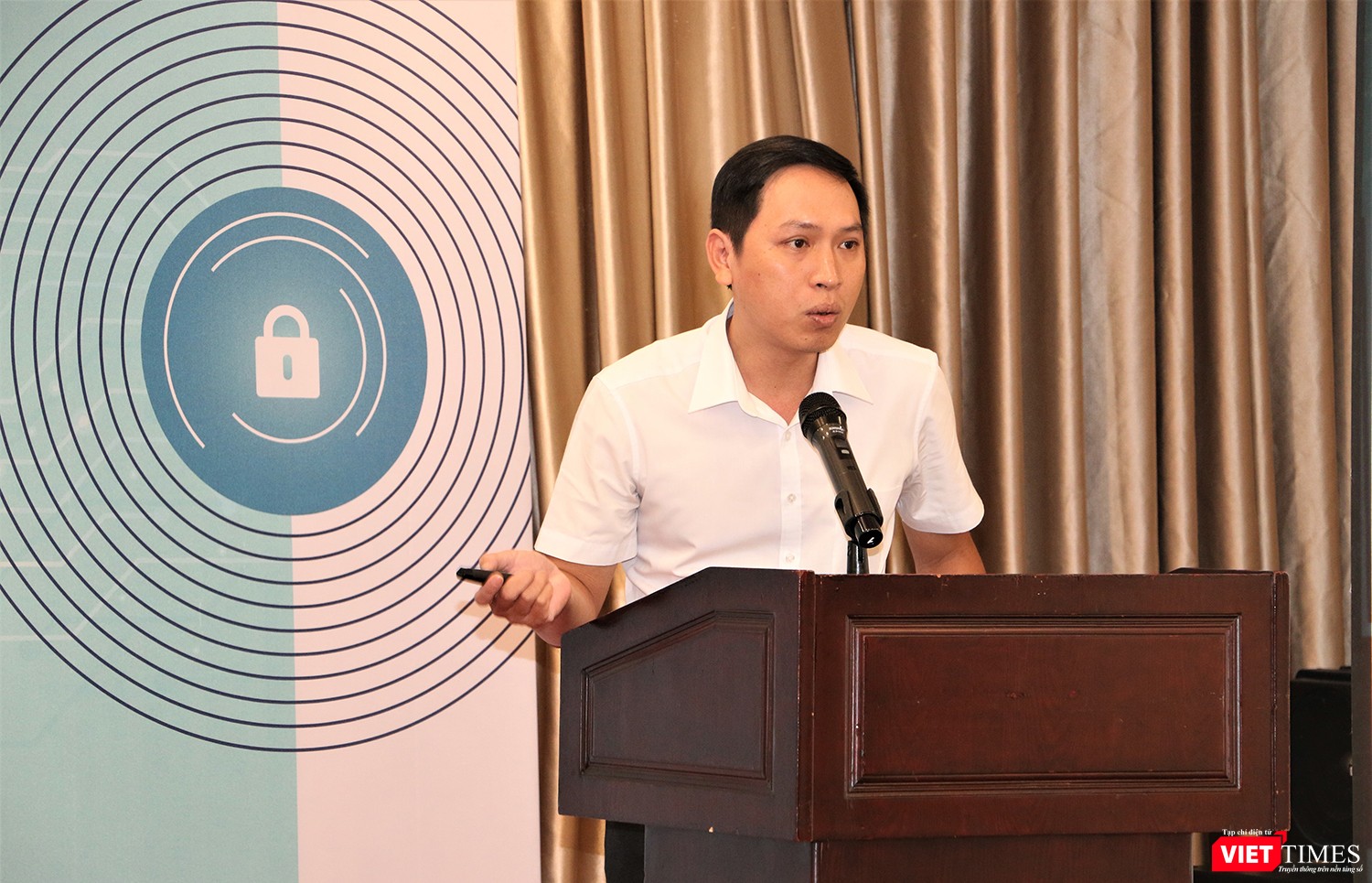 ông Nguyễn Dương Anh phát biểu tại Hội thảo về Bảo vệ Quyền dữ liệu cá nhân