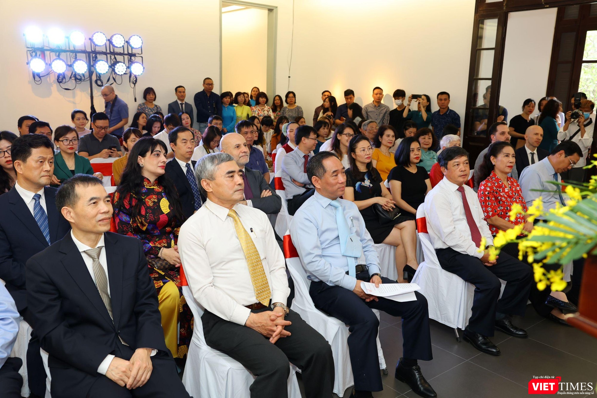 Tham sự kiện có Thứ trưởng Bộ VH-TT-DL Đoàn Văn Việt, nguyên Thứ trưởng Bộ Thông tin Truyền thông Nguyễn Minh Hồng, Tổng cục trưởng Tổng cục Du lịch Nguyễn Trùng Khánh và nhiều quan chức ngành văn hóa