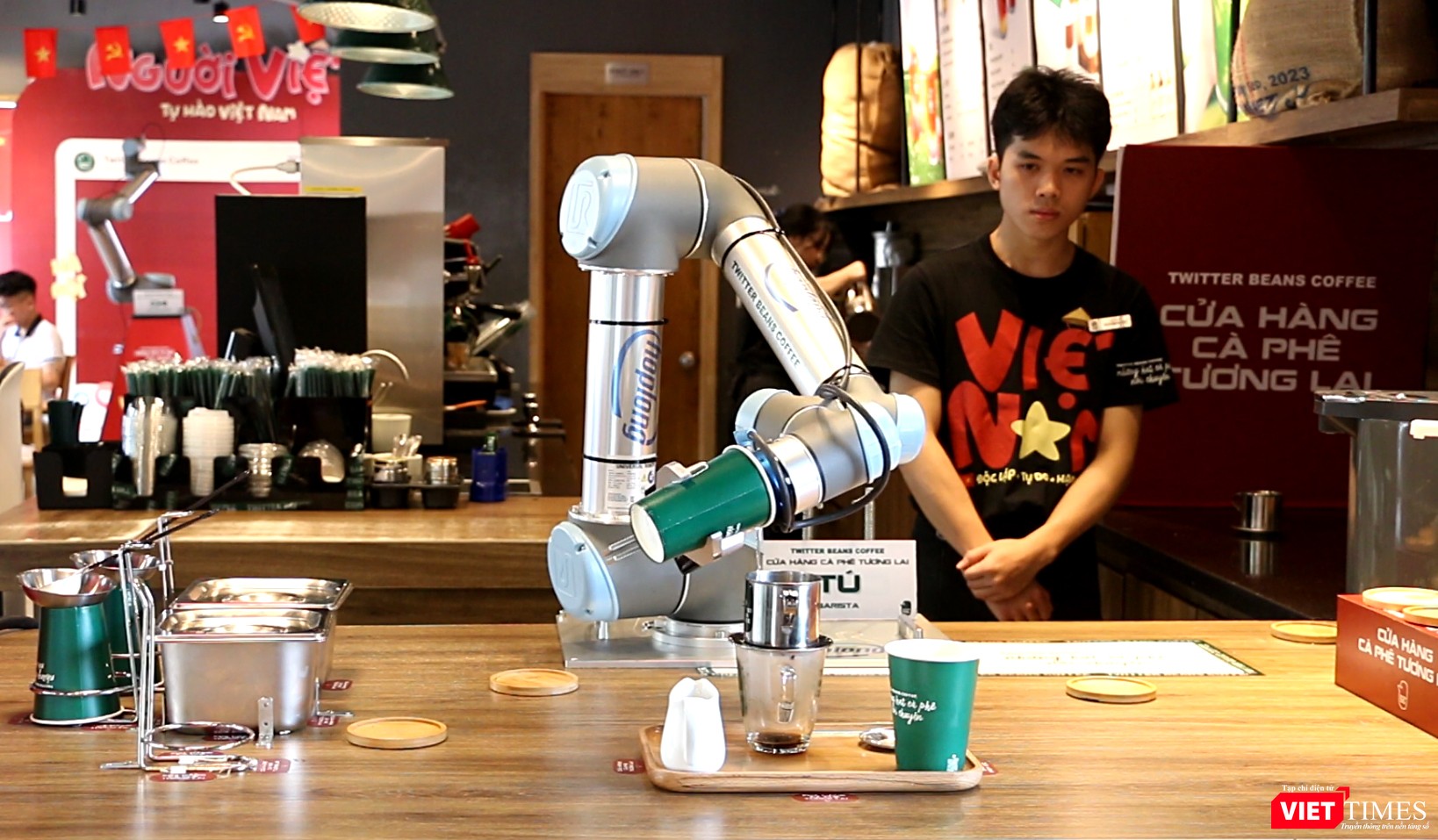 vt_robot coffee 10.jpg