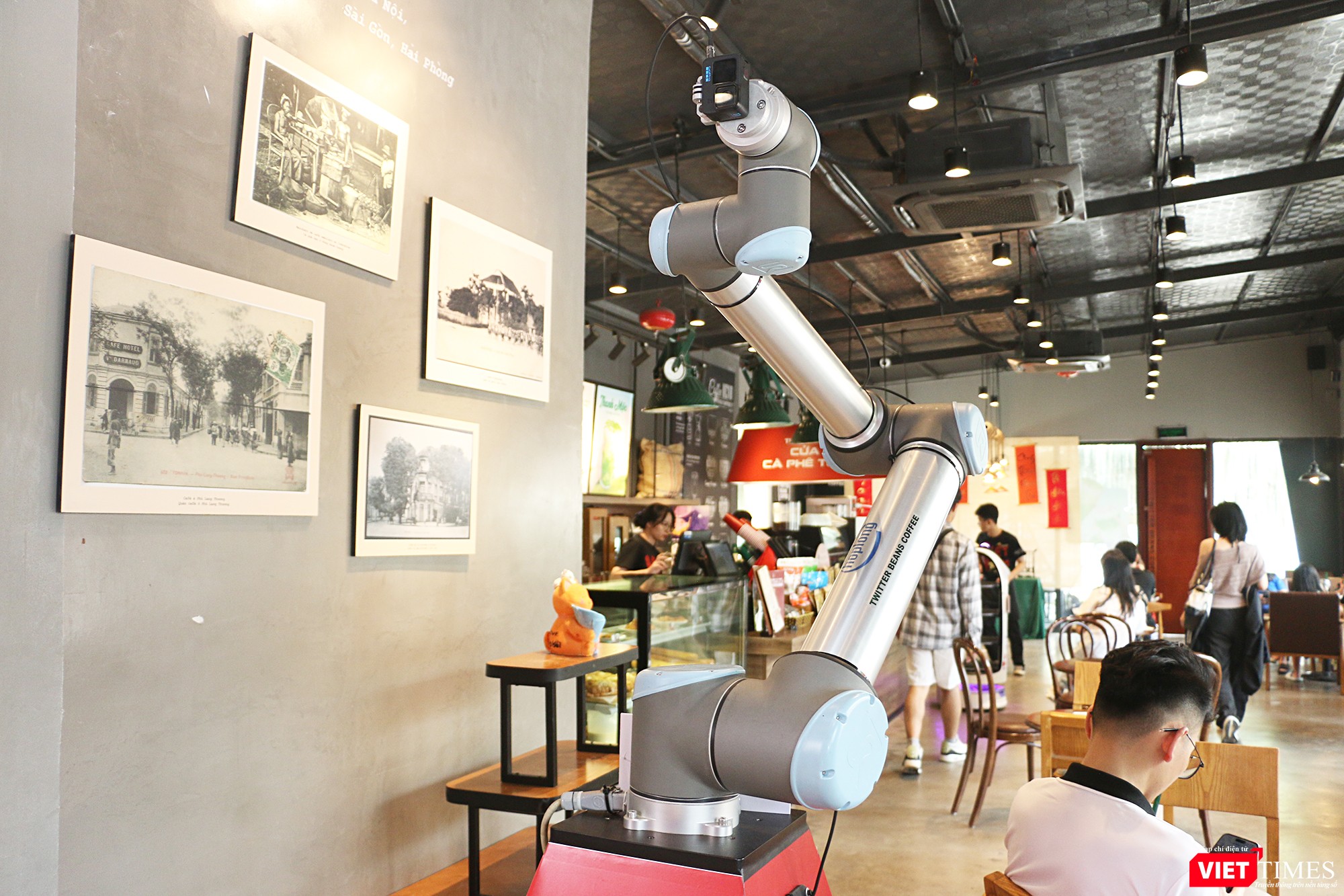 vt_robot coffee 7.jpg