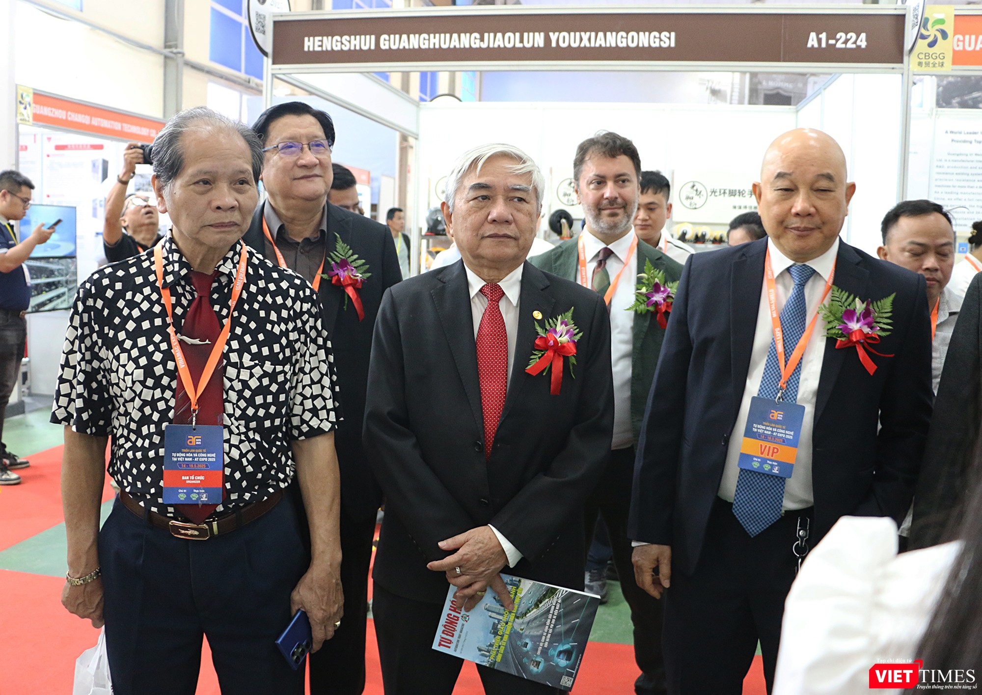 vt_ban to chuc 1.jpg