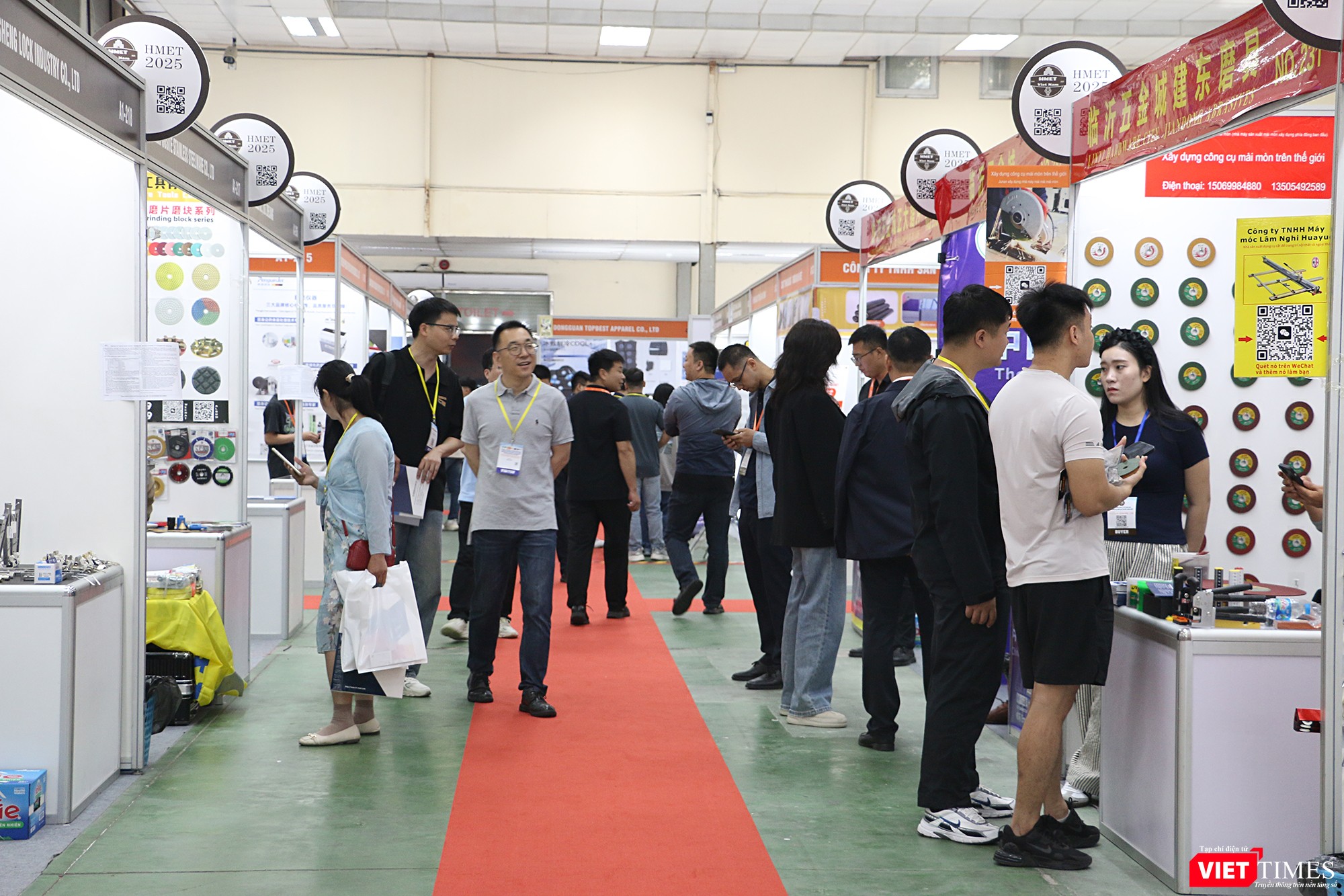 vt_khach tham quan 3.jpg