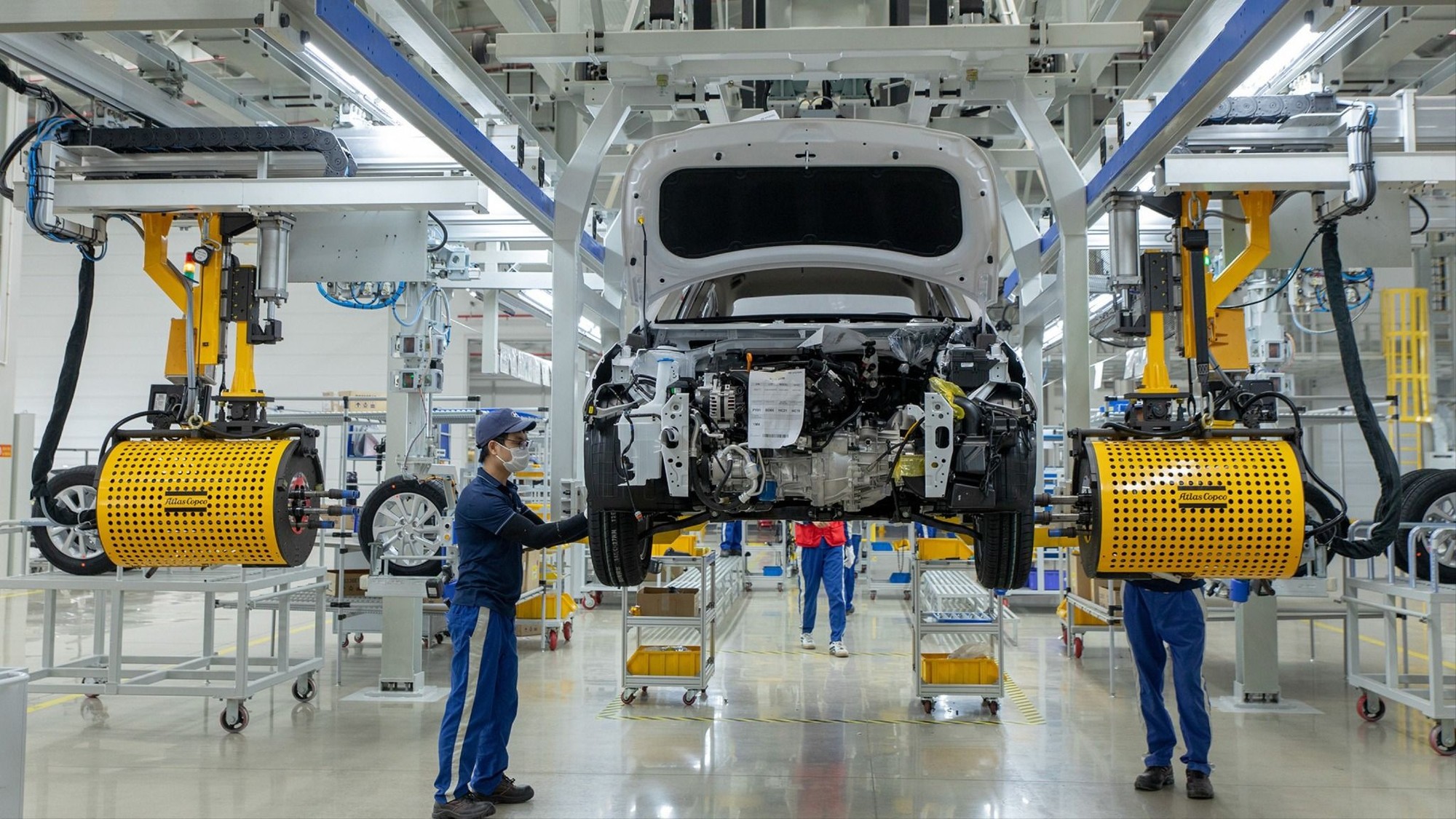 nhà máy xe ô tô.jpg