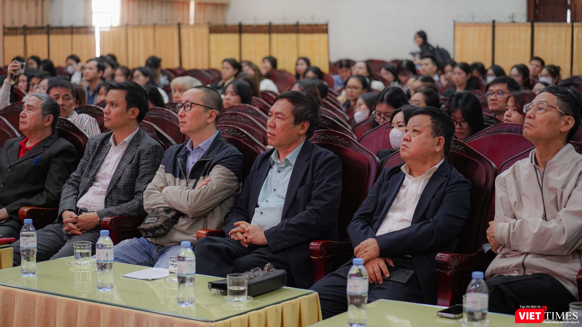 vt_AI ngay cang gioi 1.jpg