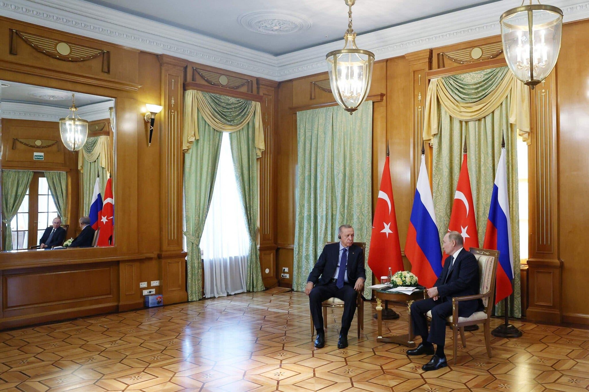 Tổng thống Thổ Nhĩ Kỳ Recep Tayyip Erdogan và Tổng thống Nga Vladimir Putin gặp gỡ tại Sochi, Nga trong tuần trước (Ảnh: Getty)