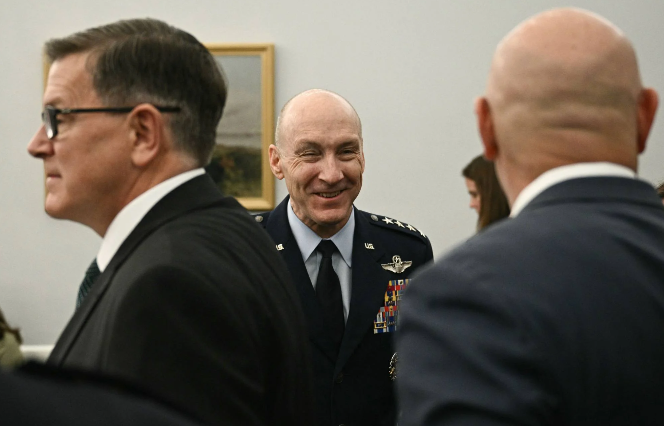 Máy bay chiến đấu thế hệ 6 và UAV AI Vũ khí mới giúp Mỹ đối phó Trung Quốc 2.png