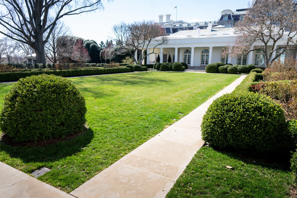 Ông Trump dát vàng Nhà Trắng Đập tường, lát đá Vườn Hồng, xây ballroom hàng trăm mét vuông 9.jpg