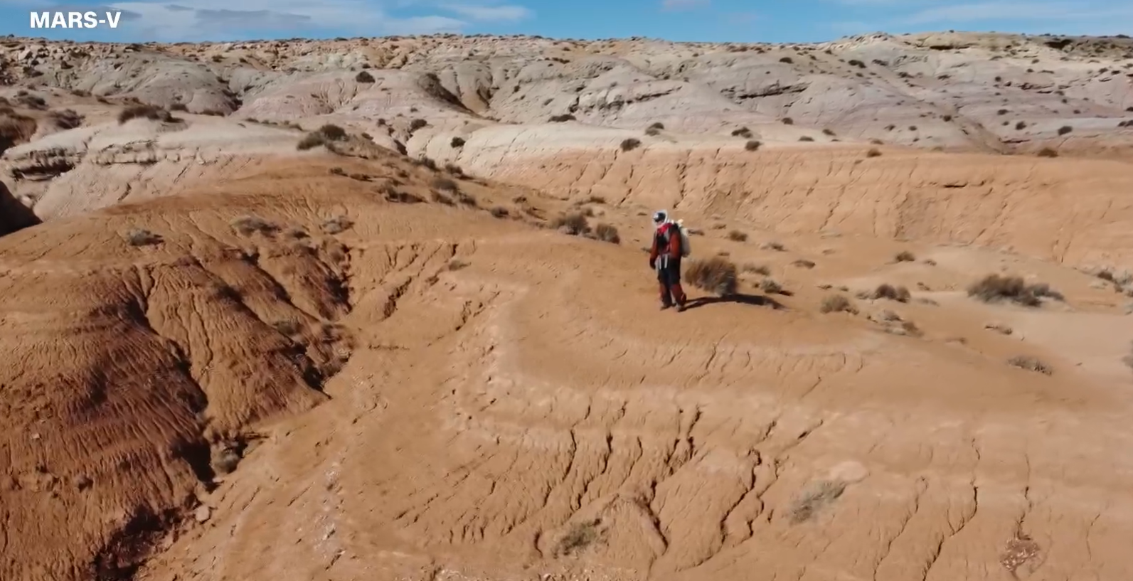 Trại sao Hỏa bí ẩn giữa sa mạc Mông Cổ Giấc mơ biến con người thành sinh vật liên hành tinh.png