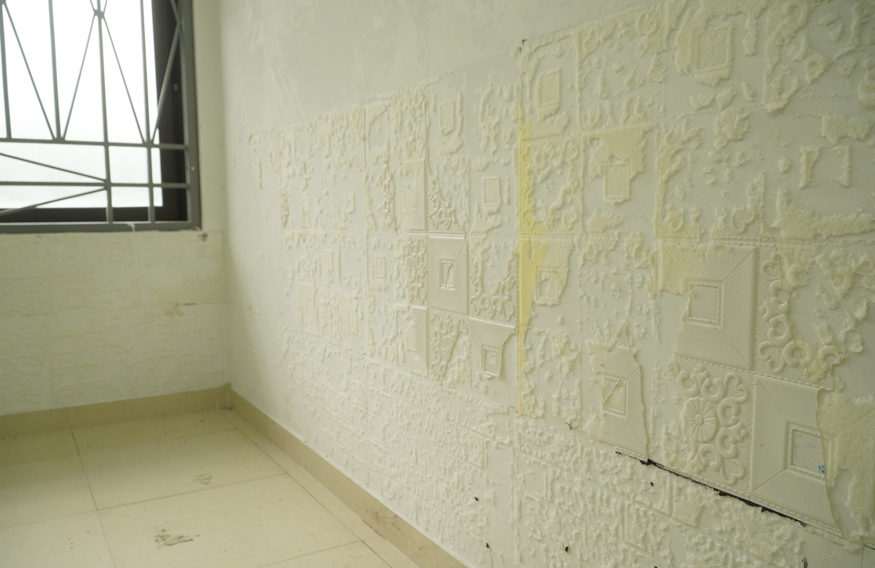 Vết tích còn sót lại của giấy dán cách âm
