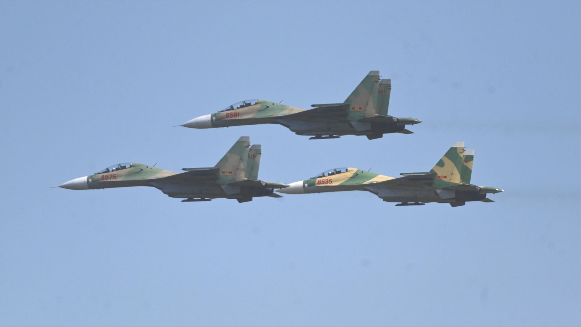 Dàn máy bay, vũ khí hiện đại tham gia diễu binh kỷ niệm 50 năm thống nhất đất nước