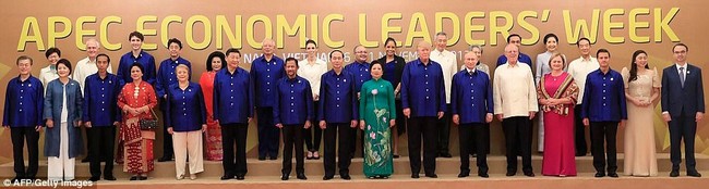 Hai ông Putin và Trump bắt tay thân thiện bên lề APEC - ảnh 5
