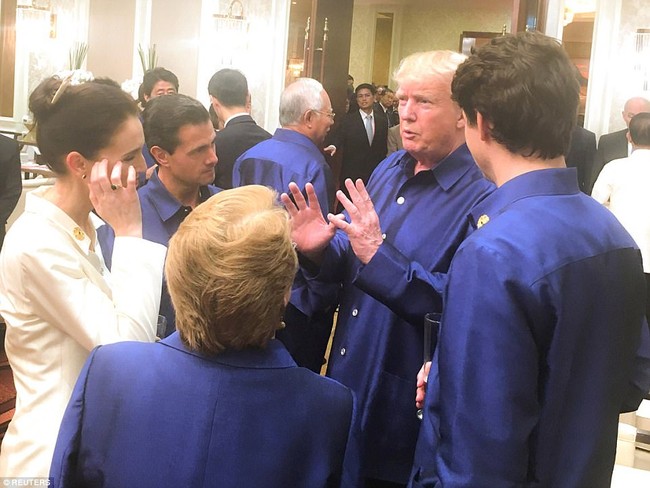 Hai ông Putin và Trump bắt tay thân thiện bên lề APEC - ảnh 9