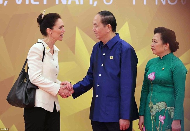 Hai ông Putin và Trump bắt tay thân thiện bên lề APEC - ảnh 10