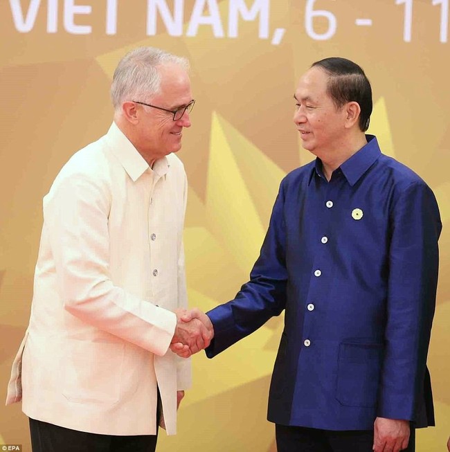 Hai ông Putin và Trump bắt tay thân thiện bên lề APEC - ảnh 11