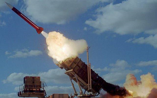 Patriot Mỹ phóng 5 lần vẫn bắn trượt tên lửa Liên Xô cổ - ảnh 1