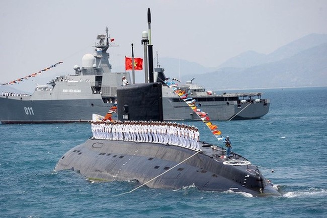 Hải quân, tên lửa sẽ giúp Việt Nam răn đe kẻ địch trên Biển Đông - ảnh 1