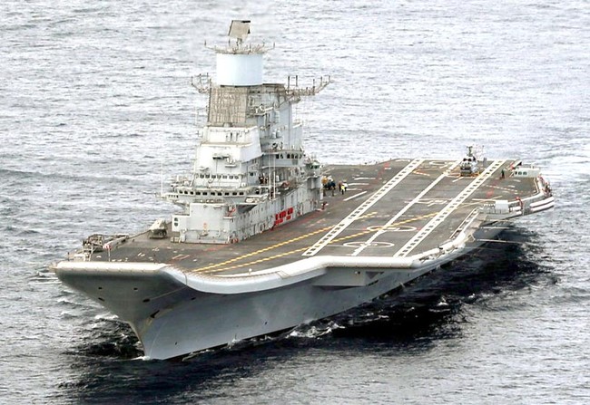 Tàu sân bay INS Vikramaditya của Ấn Độ.