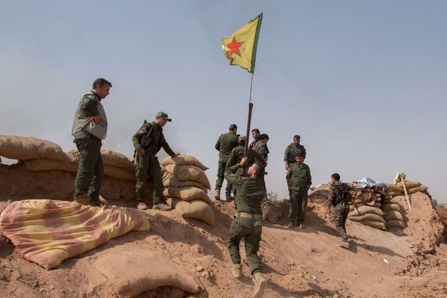 Quân YPG tại Afrin.