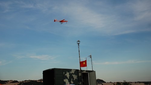 Máy bay không người lái do Việt Nam tự sản xuất tiến hành bay thử nghiệm