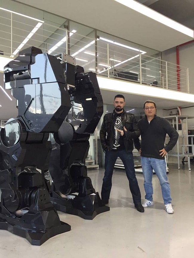Video: Choáng với Robot cao 4m, nặng 1,5 tấn, làm việc như con người - ảnh 5