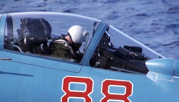 Chiến cuộc Syria: Nga tự tin rút tàu sân bay, bớt binh lực - ảnh 5