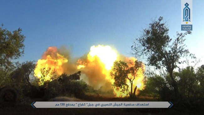 Quân đội Syria bị tấn công dữ dội sau đòn tập kích tên lửa Mỹ (video) - ảnh 2