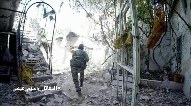 Chiến sự Syria: Quân Assad siết vòng vây phiến quân cố thủ ngoại vi Damascus - ảnh 1