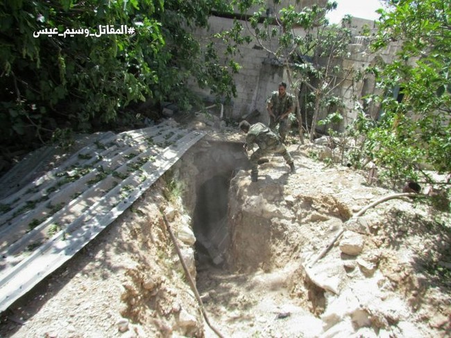Chiến sự Syria: Quân Assad siết vòng vây phiến quân cố thủ ngoại vi Damascus - ảnh 2