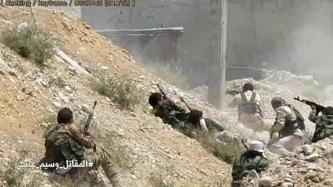 Quân đội Syria dồn lực đè bẹp phe thánh chiến ở Damascus (video) - ảnh 2
