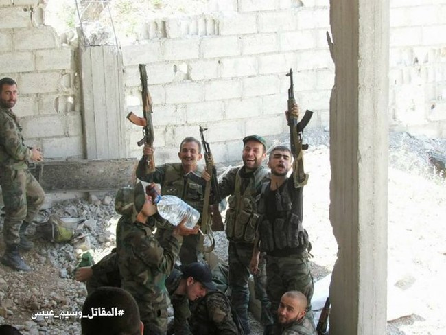 Quân đội Syria dồn lực đè bẹp phe thánh chiến ở Damascus (video) - ảnh 8
