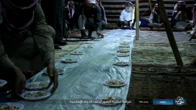 Quân đội Syria đánh bật IS khỏi mỏ khí đốt đông Palmyra (video) - ảnh 6