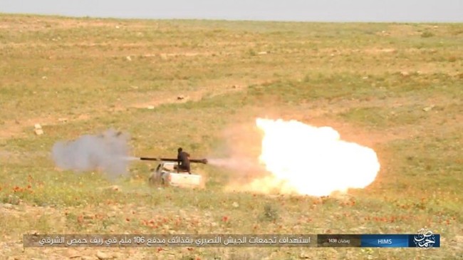 Chiến sự Syria: Quân Assad ồ ạt tiến đánh cứ địa IS và sân bay Homs - ảnh 8