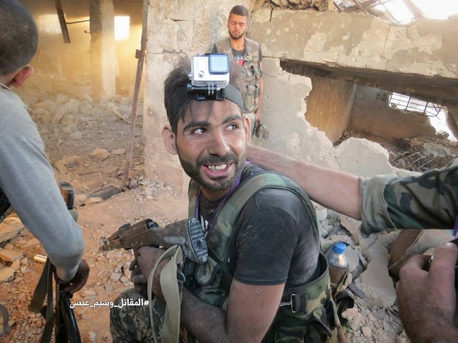 Quân đội Syria tấn công dữ dội cứ địa thánh chiến ngoại ô Damascus (video) - ảnh 16