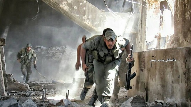 Quân đội Syria tấn công dữ dội cứ địa thánh chiến ngoại ô Damascus (video) - ảnh 17