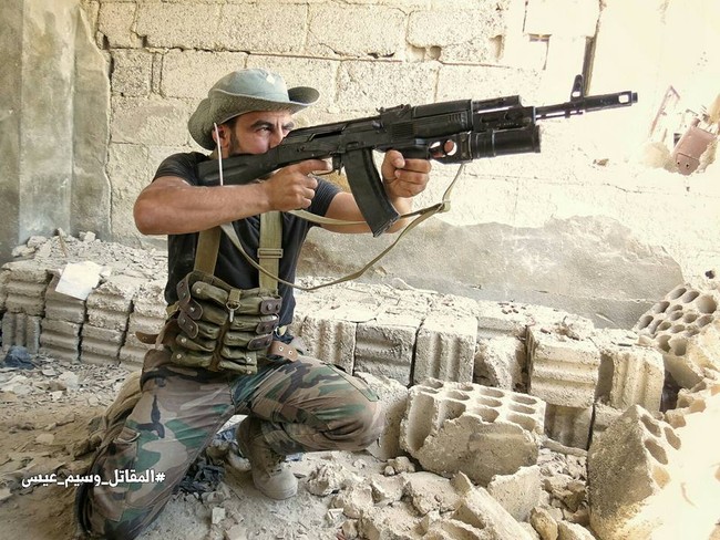 Quân đội Syria tấn công dữ dội cứ địa thánh chiến ngoại ô Damascus (video) - ảnh 22