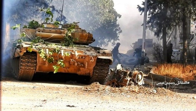 Quân đội Syria phản kích tái chiếm căn cứ ven Damascus - ảnh 6