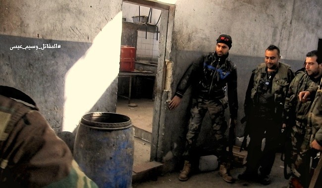 Quân đội Syria phản kích tái chiếm căn cứ ven Damascus - ảnh 8
