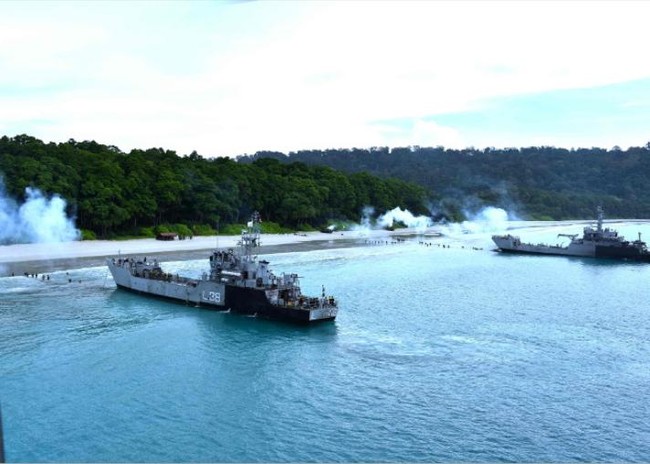 Quân đội Ấn Độ tiến hành tập trận quy mô lớn ở quần đảo Andaman - Nicobar. Ảnh: Indian Navy.