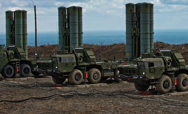 Hệ thống tên lửa phòng không S-400 do Nga chế tạo. Ảnh: Sputnik.