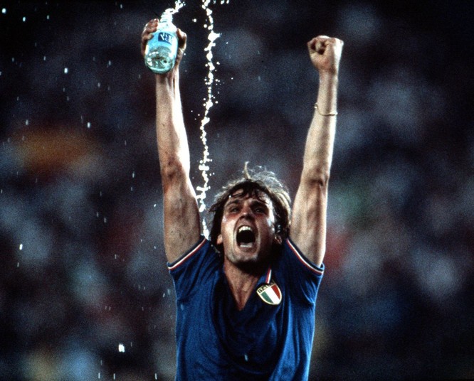 15 bức ảnh mang tính biểu tượng nhất trong lịch sử World Cup - ảnh 7