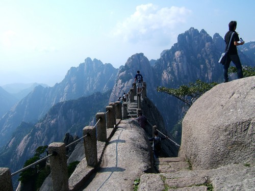 Top 10 địa điểm tham quan du lịch hàng đầu Trung Quốc - ảnh 3