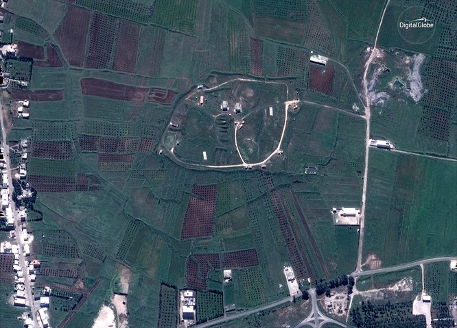 76 tên lửa liên quân Mỹ “làm cỏ” trung tâm khoa học Syria qua hình ảnh vệ tinh - ảnh 3