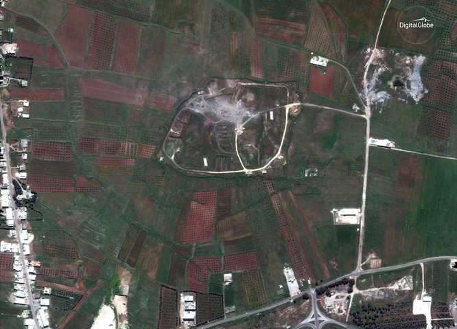 76 tên lửa liên quân Mỹ “làm cỏ” trung tâm khoa học Syria qua hình ảnh vệ tinh - ảnh 4