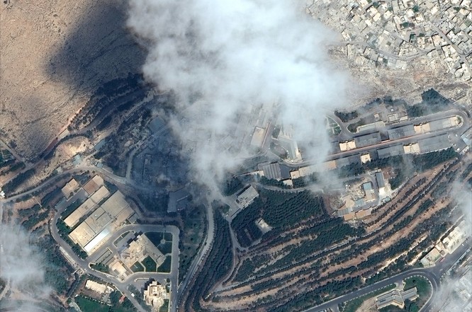 76 tên lửa liên quân Mỹ “làm cỏ” trung tâm khoa học Syria qua hình ảnh vệ tinh - ảnh 6