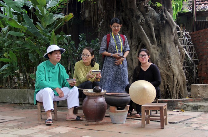 Đoàn phu nhân lãnh đạo APEC dạo phố cổ Hội An - ảnh 15